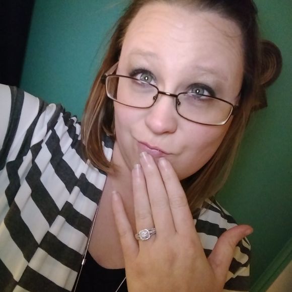 Meet your Posher, April - Picture 1 of 1